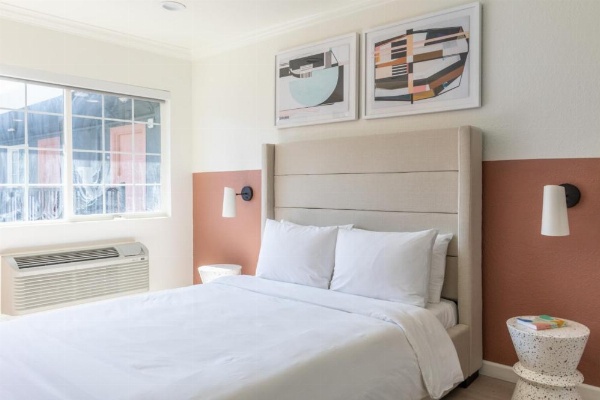 Signature Inn Oakland image 11