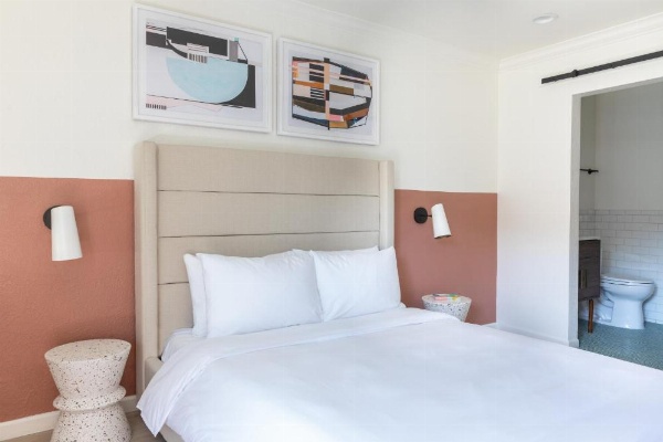 Signature Inn Oakland image 12