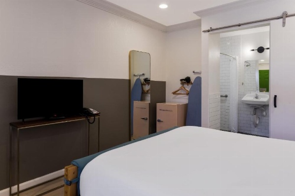 Signature Inn Oakland image 23