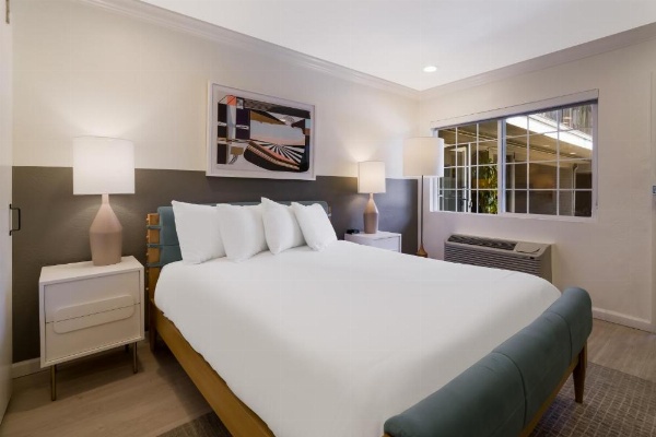 Signature Inn Oakland image 24